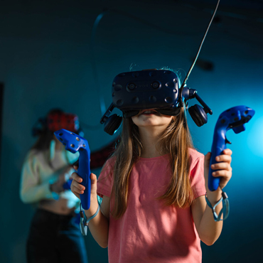 Счастливые часы в MIR VR